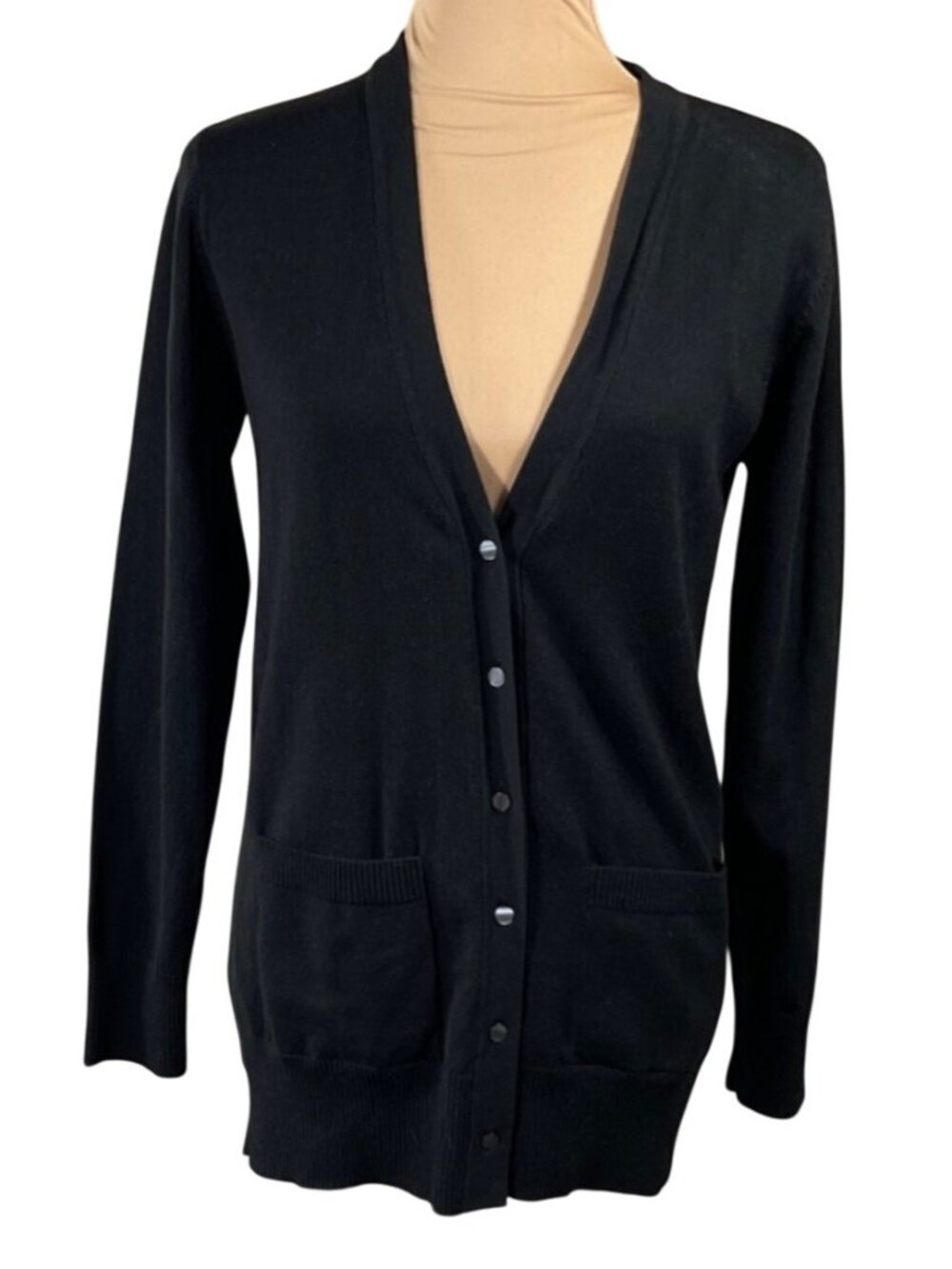 525 America Cardigan Sweater Black V-Neck Size Medium Classic Long Sleeve
